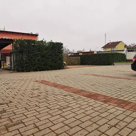 Gizella Apartmanhaus Apartment Buk