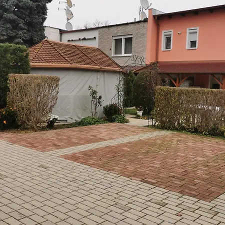 Gizella Apartmanhaus *
