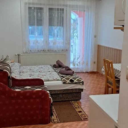 Gizella Apartmanhaus Lägenhet