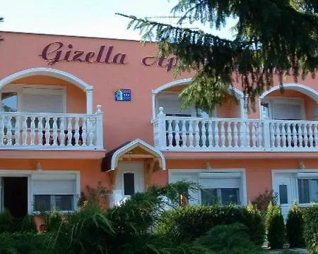 Gizella Apartmanhaus Apartment Buk