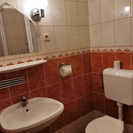 Gizella Apartmanhaus Lägenhet Bük