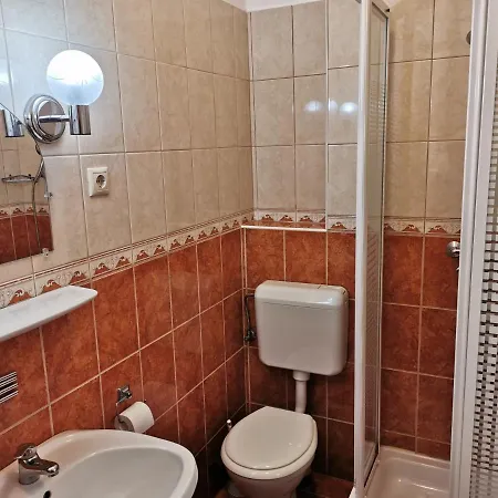 Gizella Apartmanhaus *