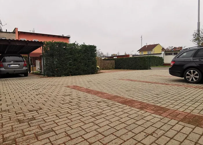 Gizella Apartmanhaus Lägenhet Bük
